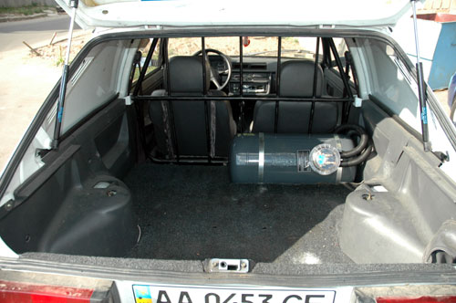 ГБО Цилиндрический балон в багажнике ЗАЗ Таврия