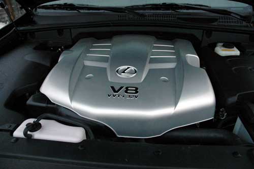Двигатель Lexus 4.7 литра V8 с распределенным впрыском газа - фото
