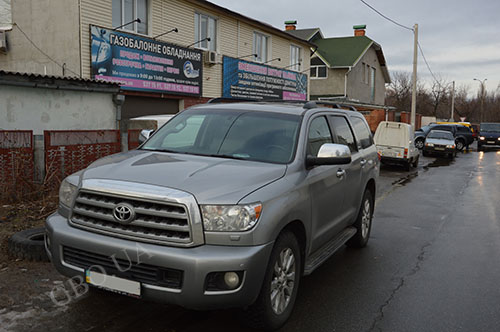 Toyota Sequoia 5.7