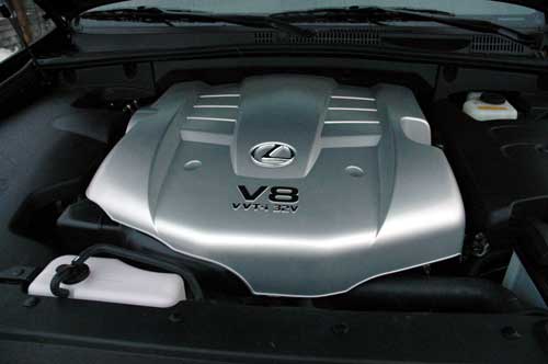 Двигун Lexus 4.7 літра V8 з розподіленим уприскуванням газу