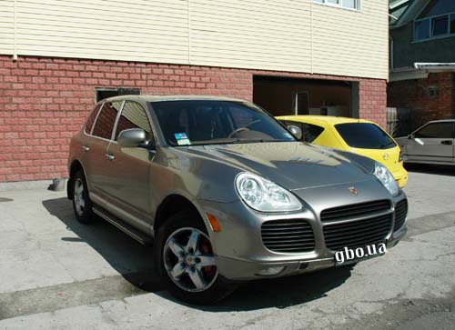 Porsche Cayenne Turbo (Порше Кайєн) з газовим обладнанням 4-го покоління Prins