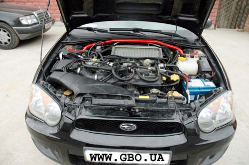 Подкапотное пространство Subaru Impreza WRX.