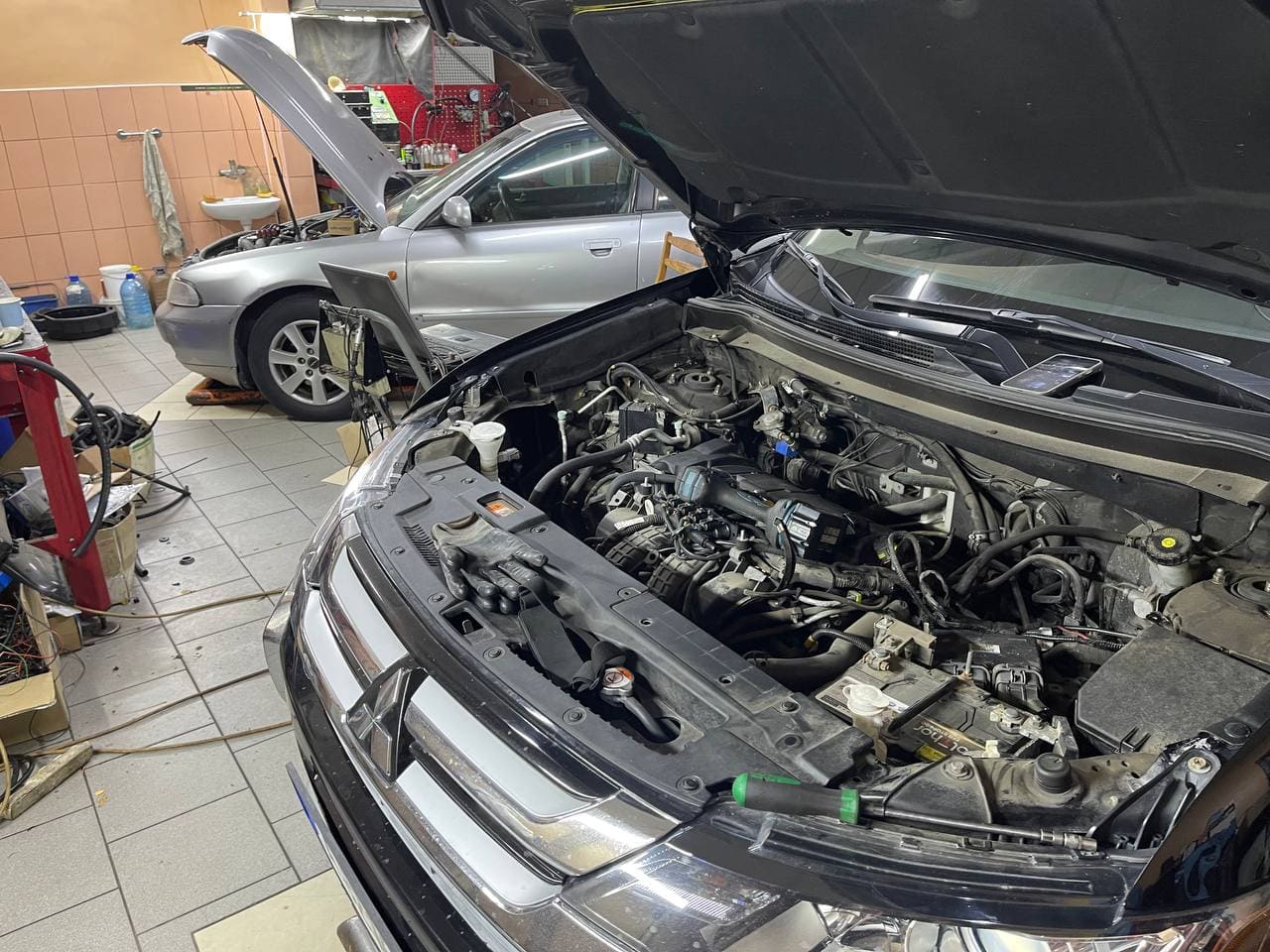 Монтаж ГБО на Mitsubishi Outlander у Києві